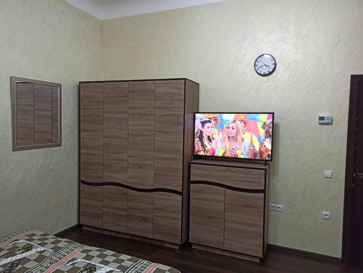Ferienwohnung Квартира В Самом Центре Wi-Fi Czernowitz Exterior foto
