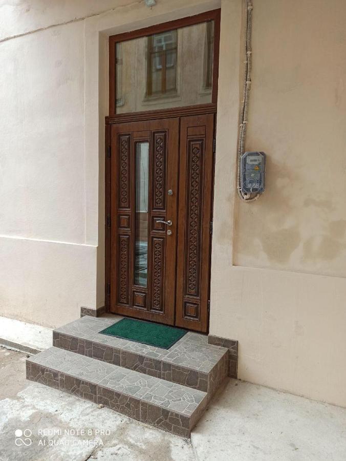 Ferienwohnung Квартира В Самом Центре Wi-Fi Czernowitz Exterior foto
